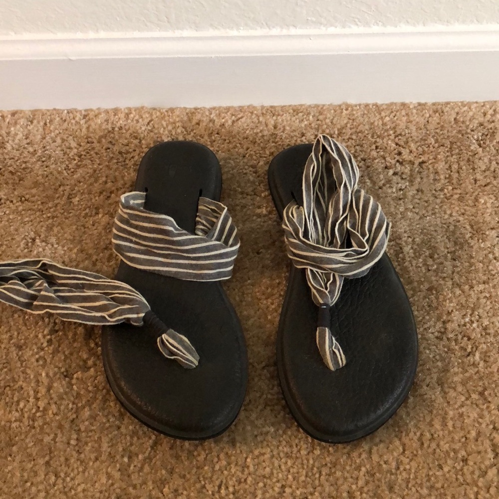 Women’s 7.5 Sanuk Sandals